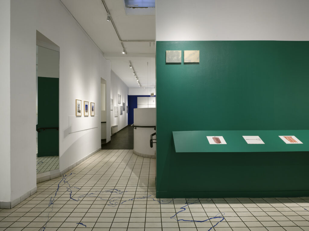 Artworks : © Aniruddha Biswas | ADAGP, Paris, 2026 ; © Dylan Altamiranda-Arévalo | ADAGP, Paris, 2026. Photograph : © Objets pointus.